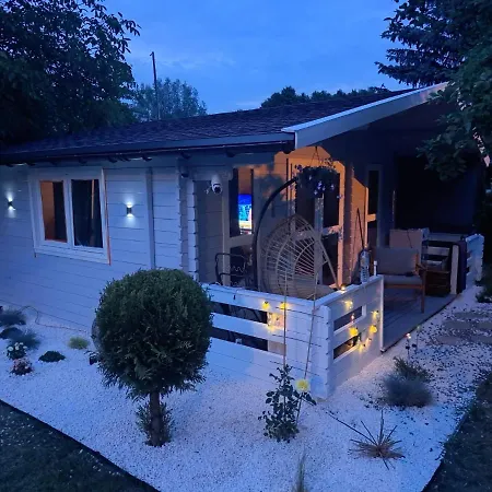 Lesny Zakatek Malediwy Jacuzzi Free شاليه يافوجنا