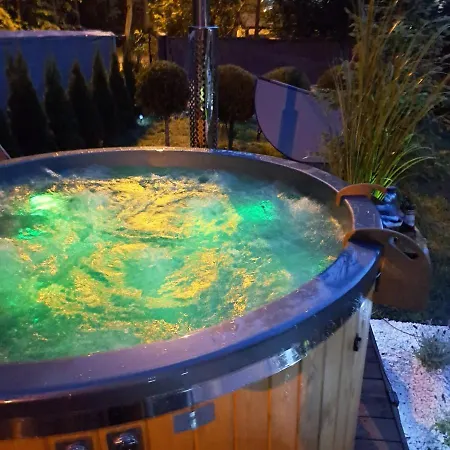 Lesny Zakatek Malediwy Jacuzzi Free شاليه