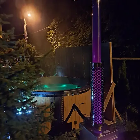 Lesny Zakatek Malediwy Jacuzzi Free شاليه يافوجنا