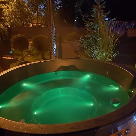 Lesny Zakatek Malediwy Jacuzzi Free يافوجنا