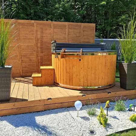 Lesny Zakatek Malediwy Jacuzzi Free * ヤヴォジュノ