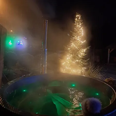 Lesny Zakatek Malediwy Jacuzzi Free شاليه *