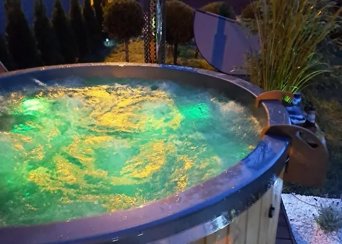 Lesny Zakatek Malediwy Jacuzzi Free Horská chata